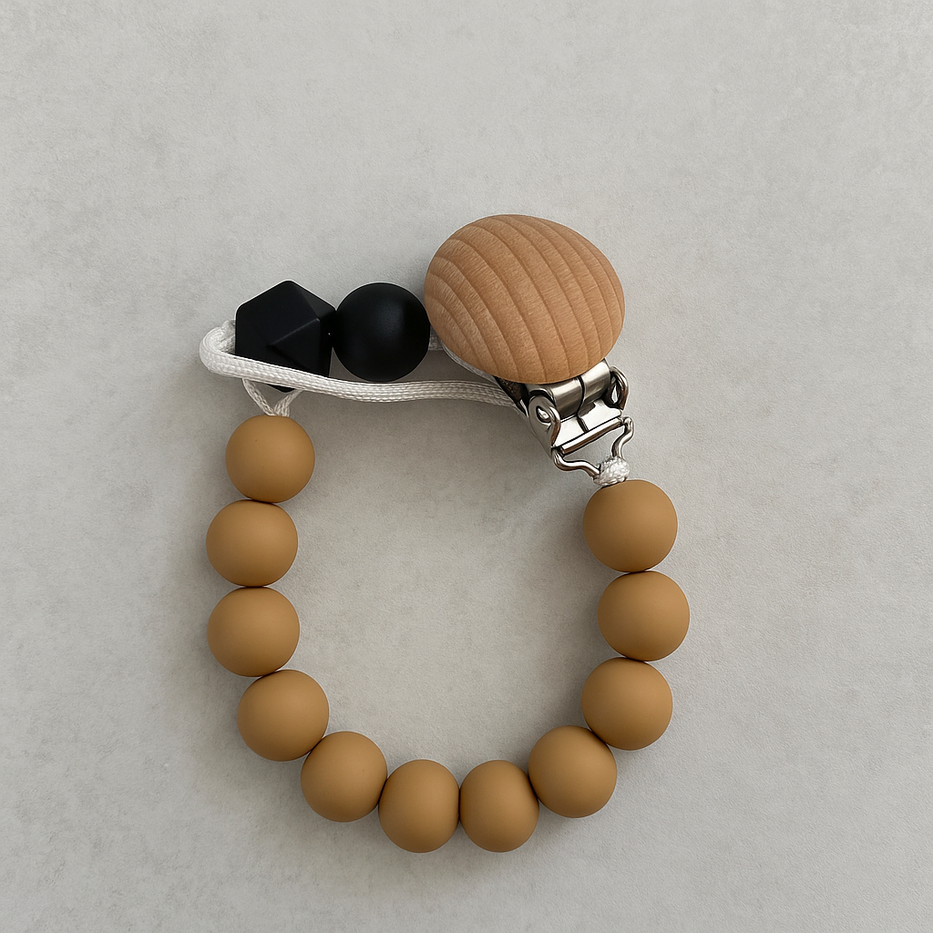 Attache-tétine fait main