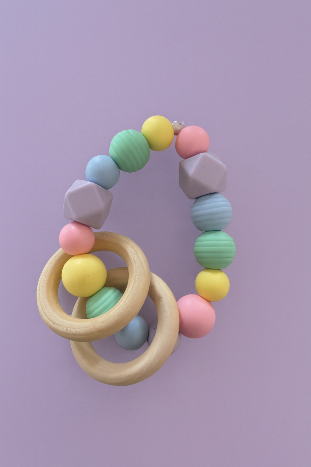 Anneau de dentition en silicone et bois