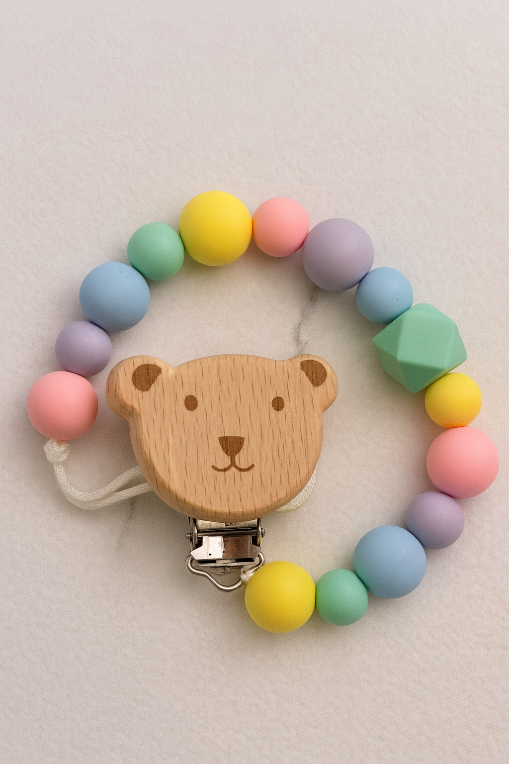 Attache-tétine fait main