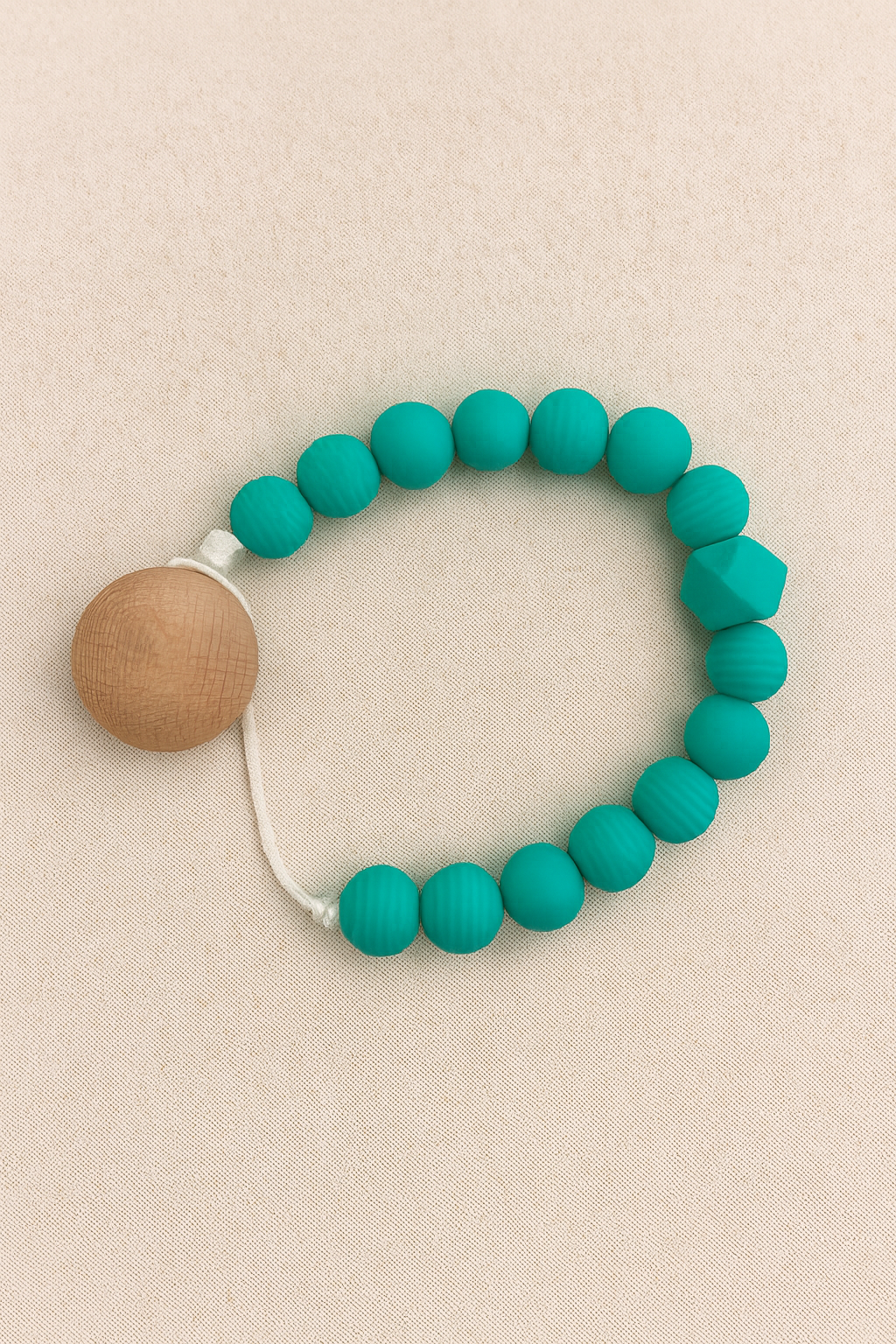 Attache-tétine fait main